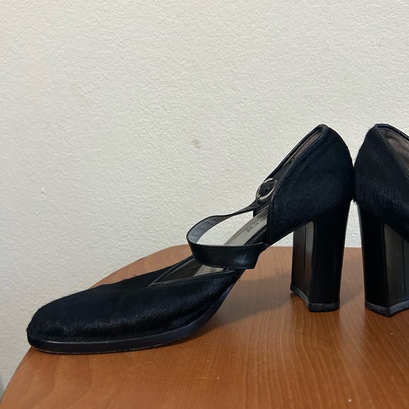 Vintage Kenneth Cole Black Leather Fur Exterior Clasp strap closure Italy Size 8 - Picture 6 of 11